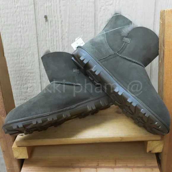 Kirkland Signature Ladies' Shearling Boot IN GREEN - Picture 5 of 5